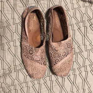 Toms Lace slip-ons
